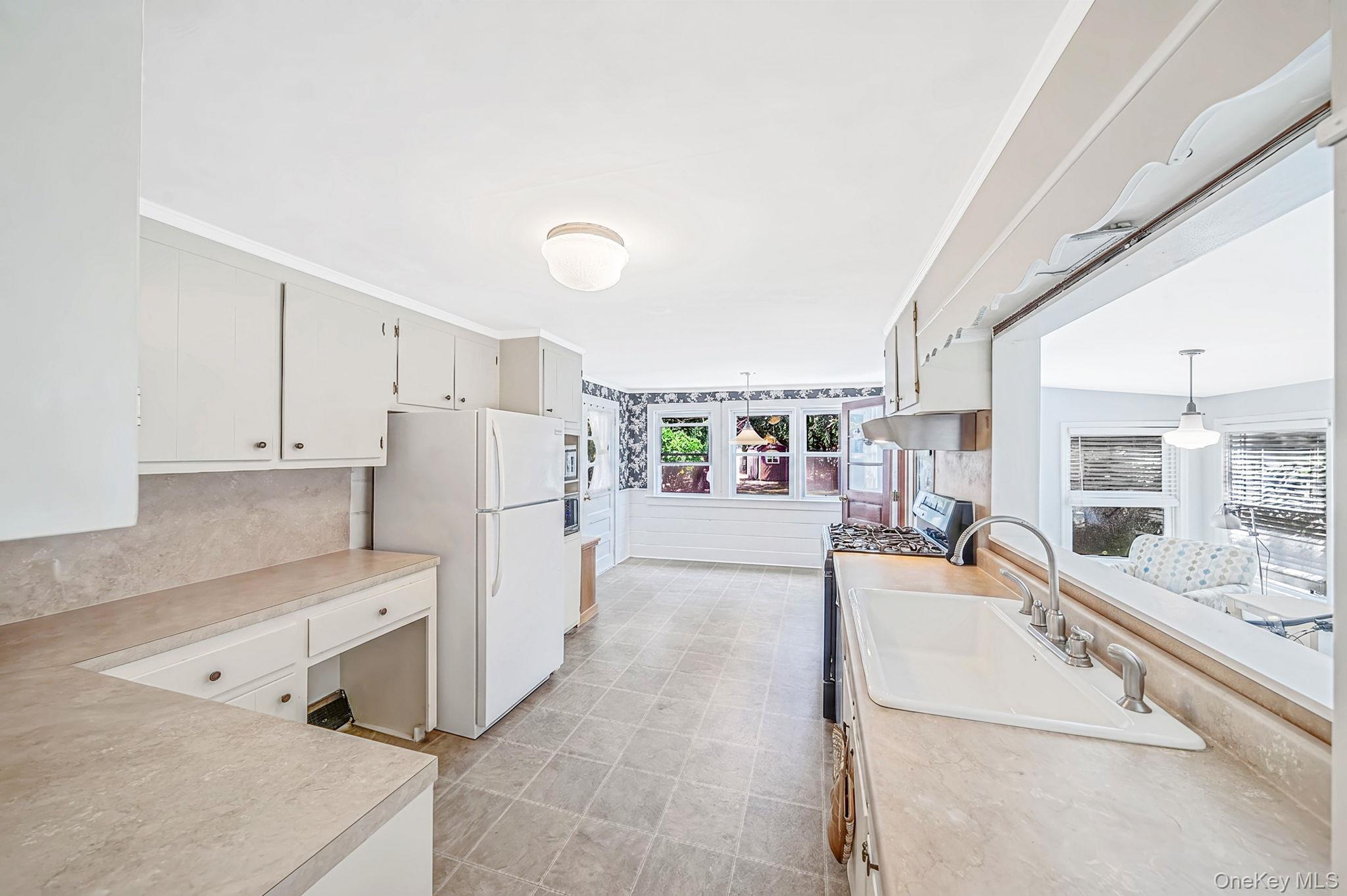 Single Family Quaker Path  Suffolk County, NY 11733, MLS-1043191-6