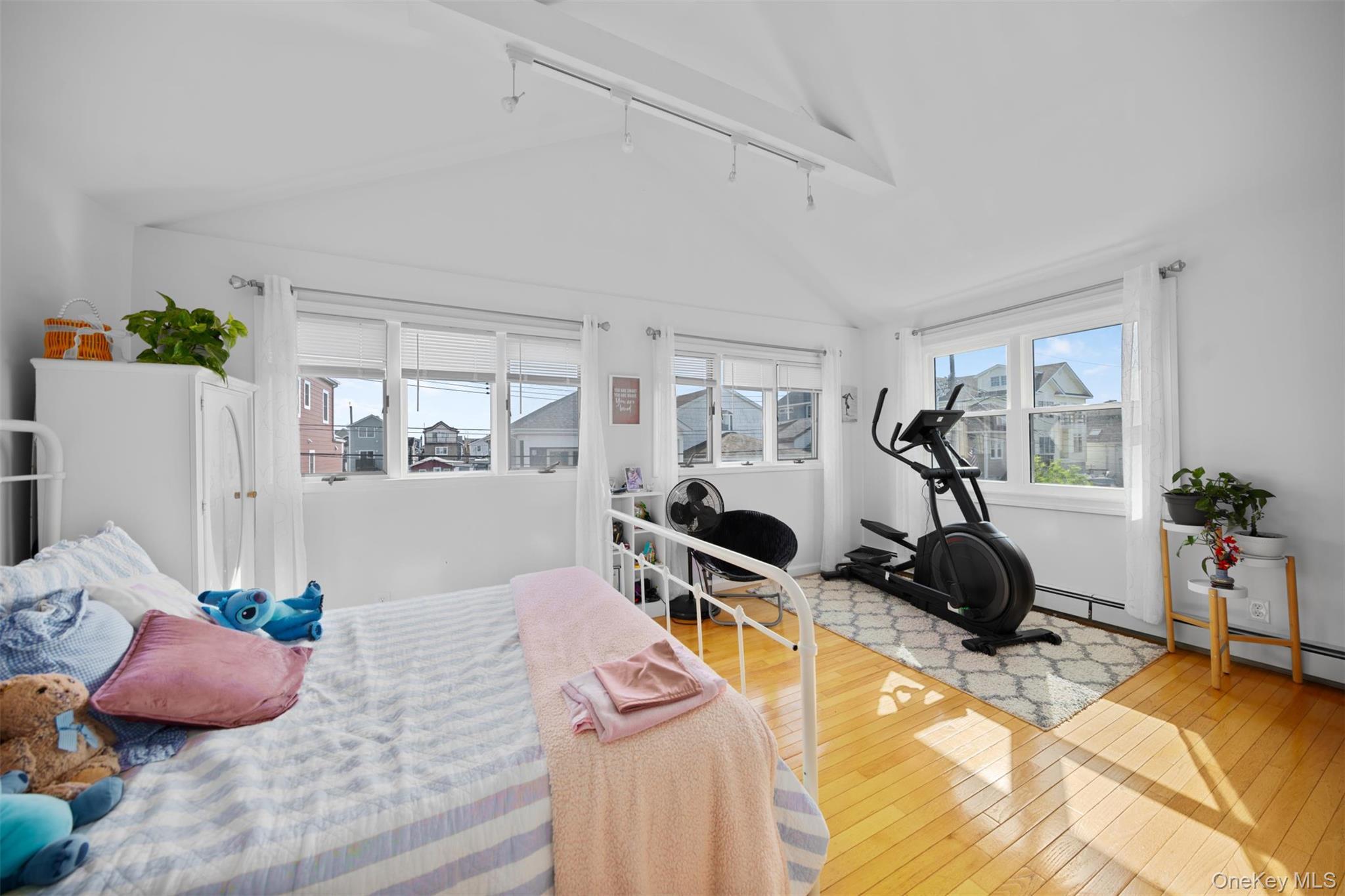 Single Family W 10th Road Queens, NY 11693, MLS-1043209-12