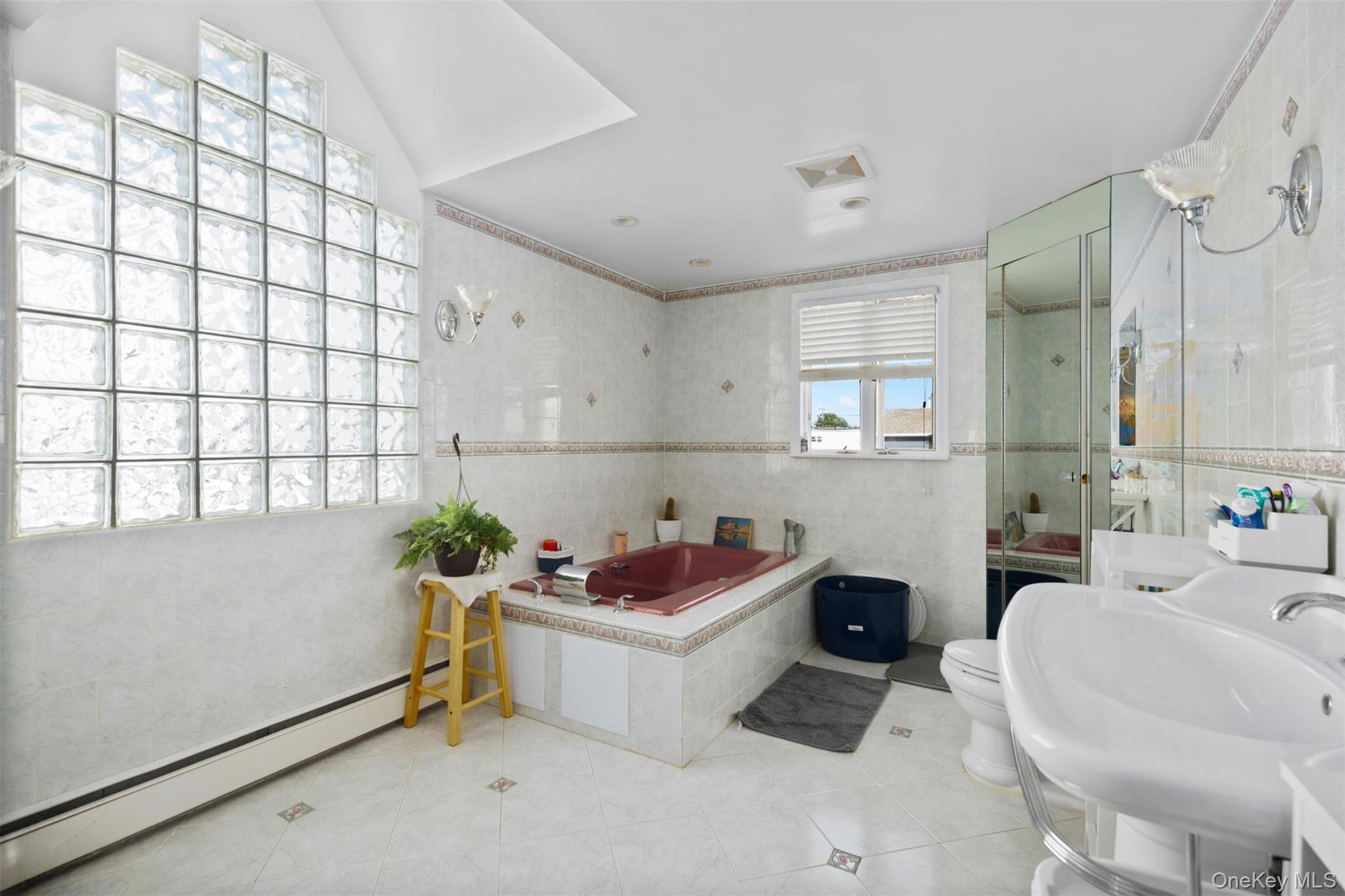 Single Family W 10th Road Queens, NY 11693, MLS-1043209-17