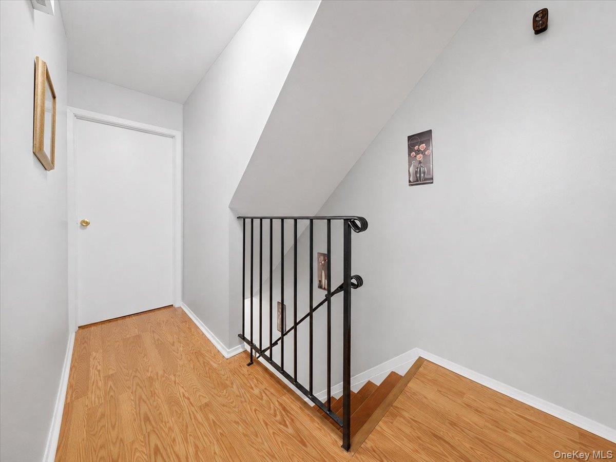 Single Family Boller Avenue Bronx, NY 10466, MLS-1043226-15