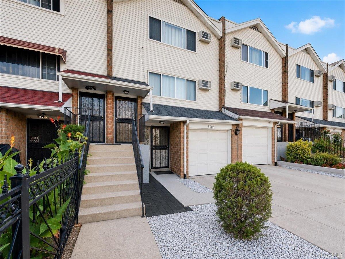 Single Family Boller Avenue Bronx, NY 10466, MLS-1043226-2