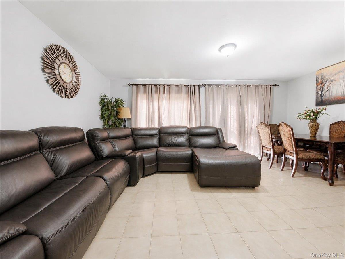 Single Family Boller Avenue Bronx, NY 10466, MLS-1043226-4