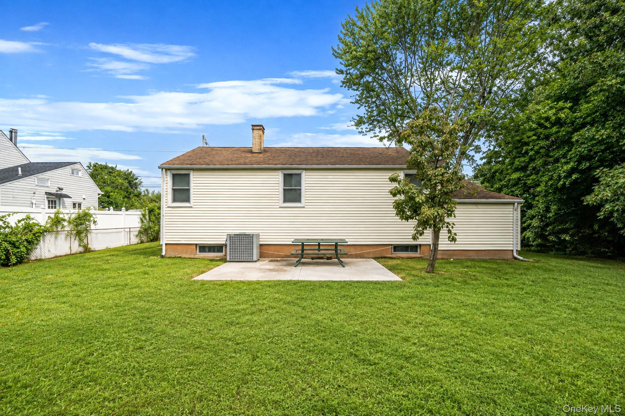 Single Family Walton Street Suffolk County, NY 11717, MLS-1043239-3