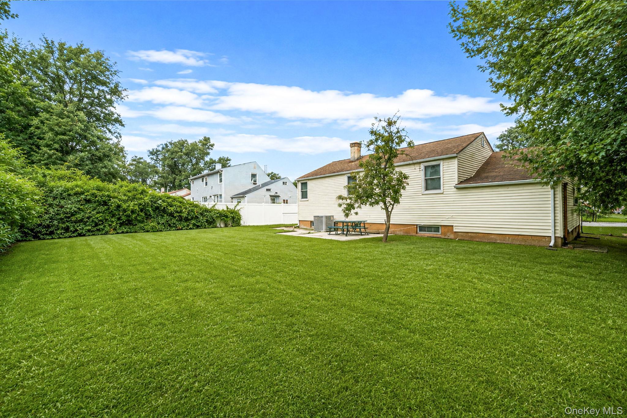 Single Family Walton Street Suffolk County, NY 11717, MLS-1043239-4