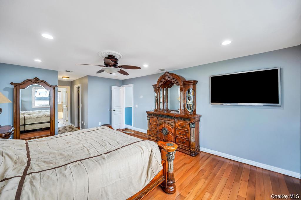 Single Family Garden Circle Nassau County, NY 11791, MLS-1043257-16
