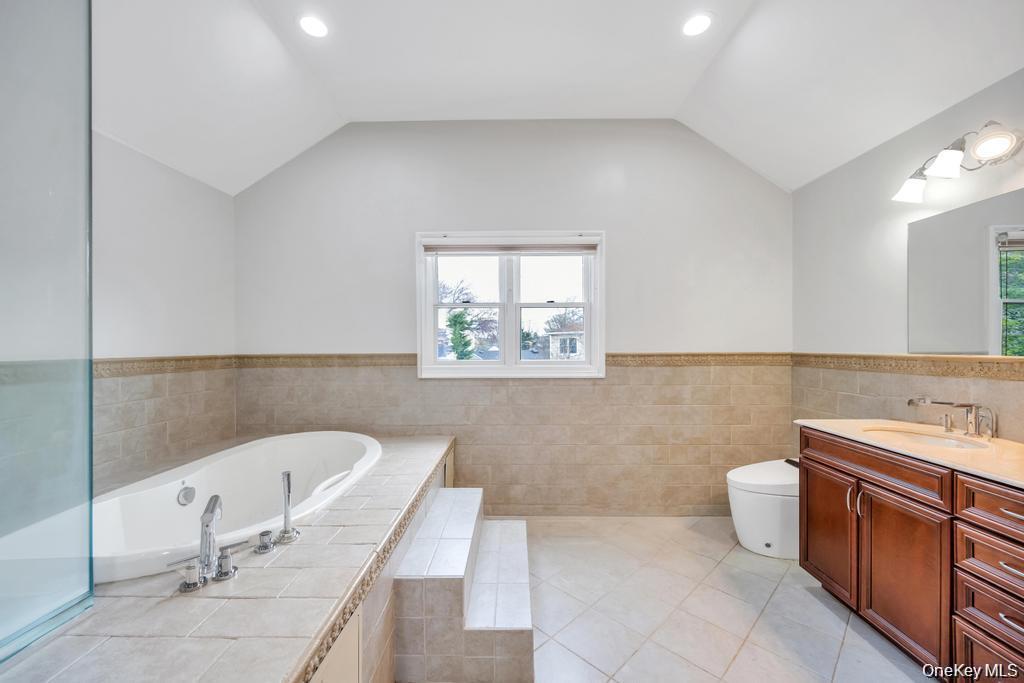Single Family Garden Circle Nassau County, NY 11791, MLS-1043257-23