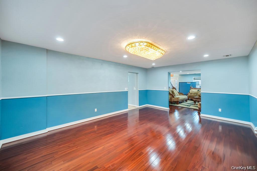 Single Family Garden Circle Nassau County, NY 11791, MLS-1043257-26