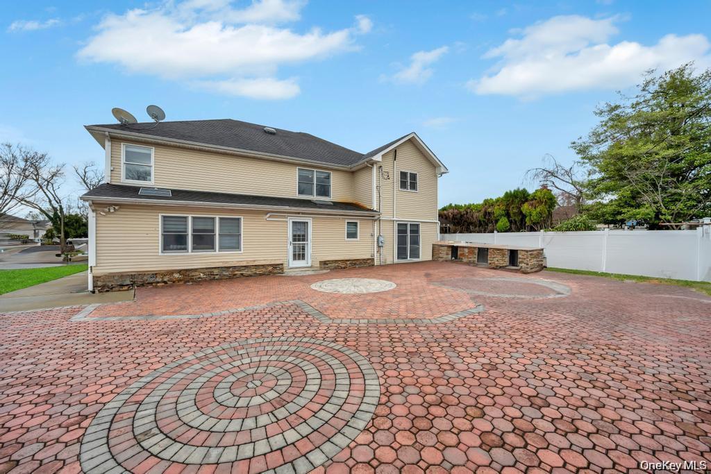 Single Family Garden Circle Nassau County, NY 11791, MLS-1043257-27