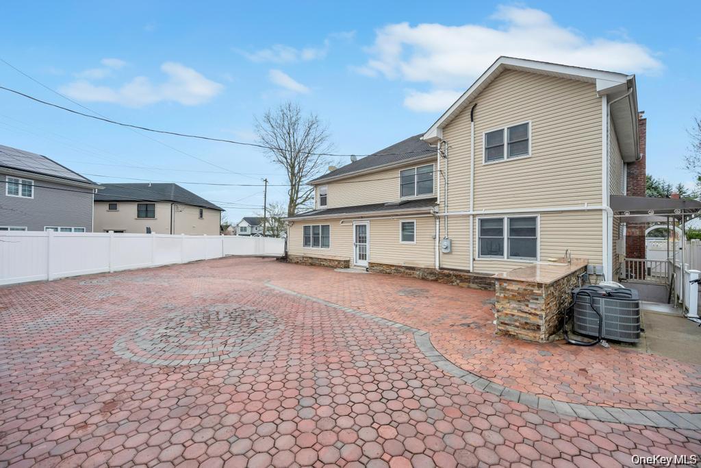 Single Family Garden Circle  Nassau County, NY 11791, MLS-1043257-29