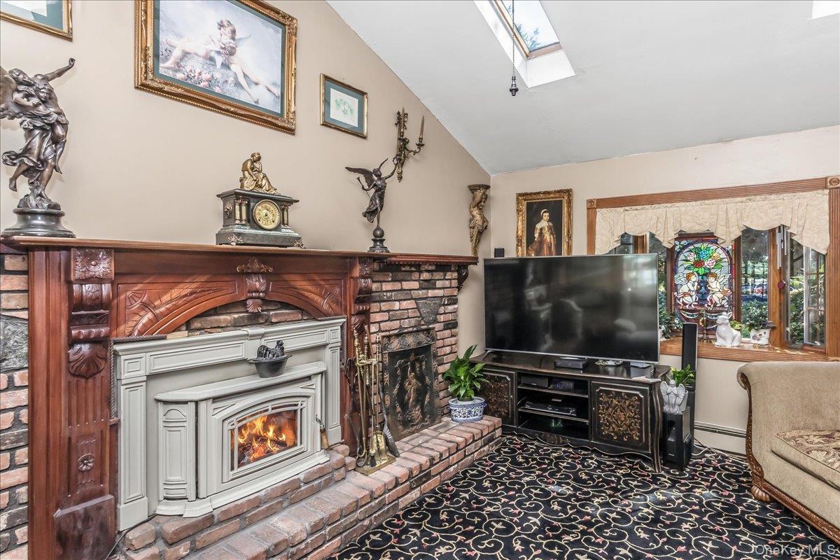 Single Family Linden Avenue Suffolk County, NY 11754, MLS-1043258-13