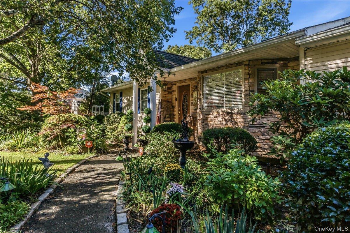 Single Family Linden Avenue Suffolk County, NY 11754, MLS-1043258-2