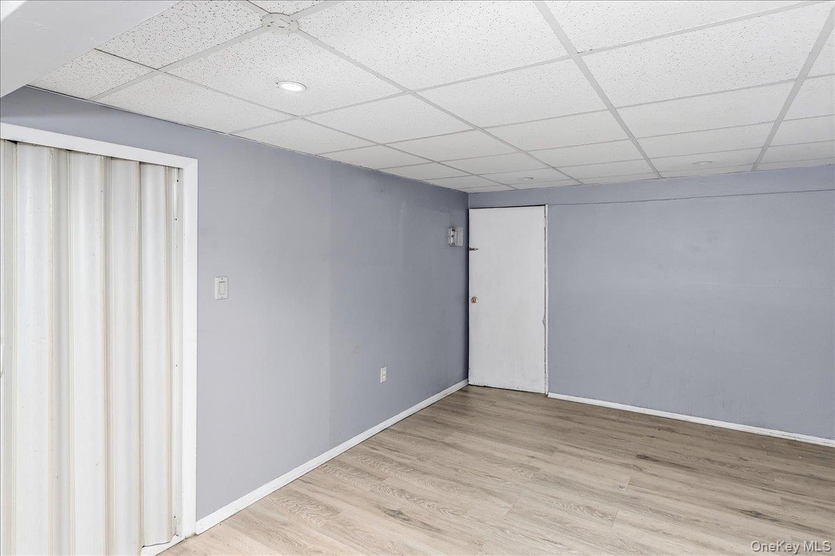 Single Family Linden Avenue Suffolk County, NY 11754, MLS-1043258-24