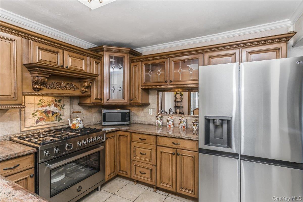 Single Family Linden Avenue Suffolk County, NY 11754, MLS-1043258-9