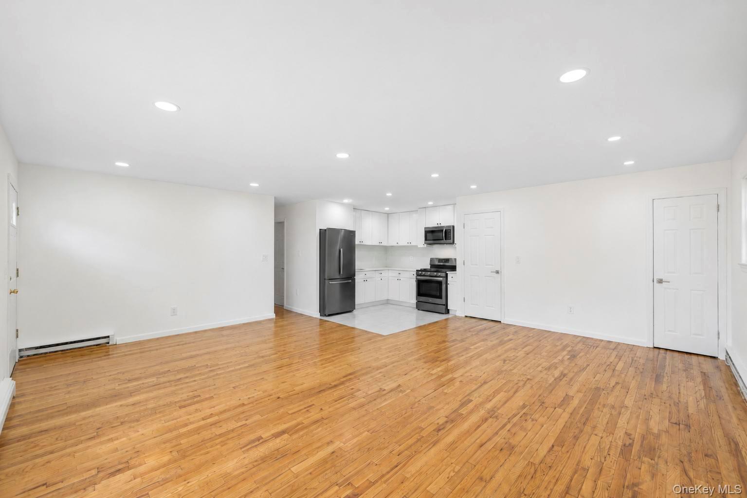 Single Family Robbins Street Suffolk County, NY 11757, MLS-1043269-11