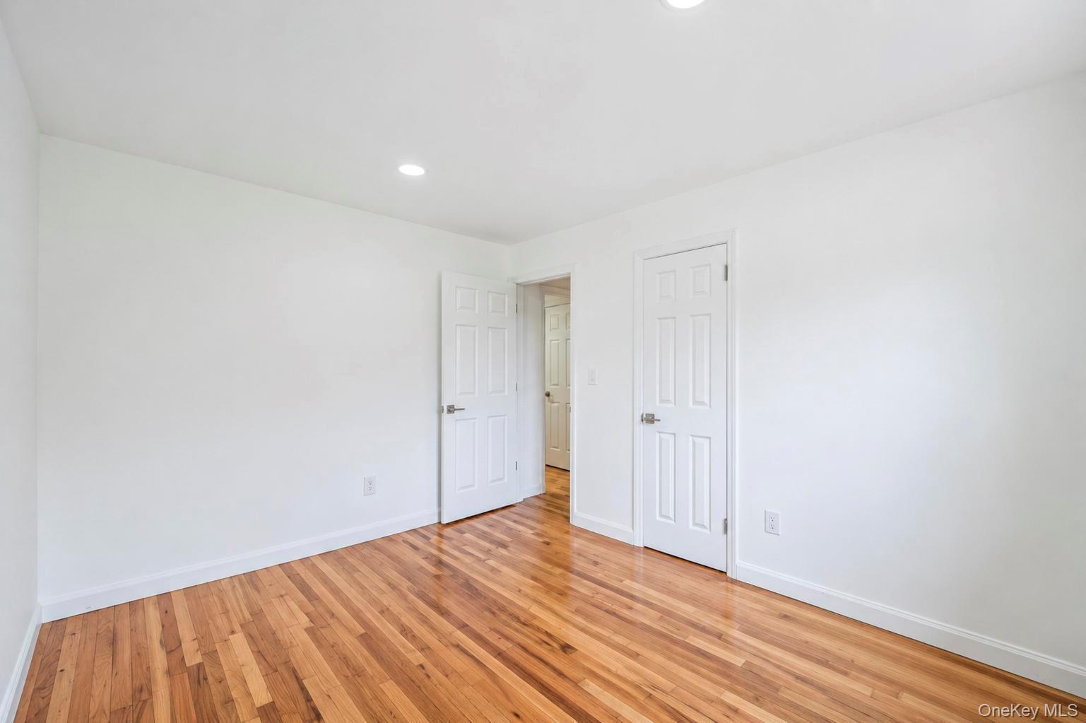 Single Family Robbins Street Suffolk County, NY 11757, MLS-1043269-14