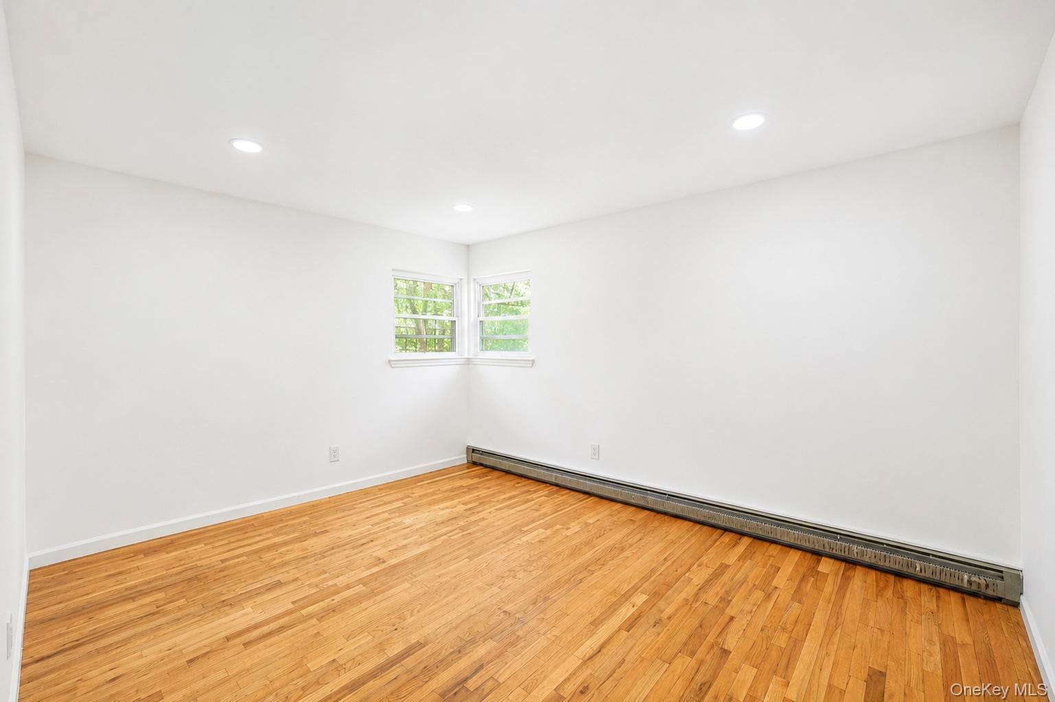 Single Family Robbins Street Suffolk County, NY 11757, MLS-1043269-15
