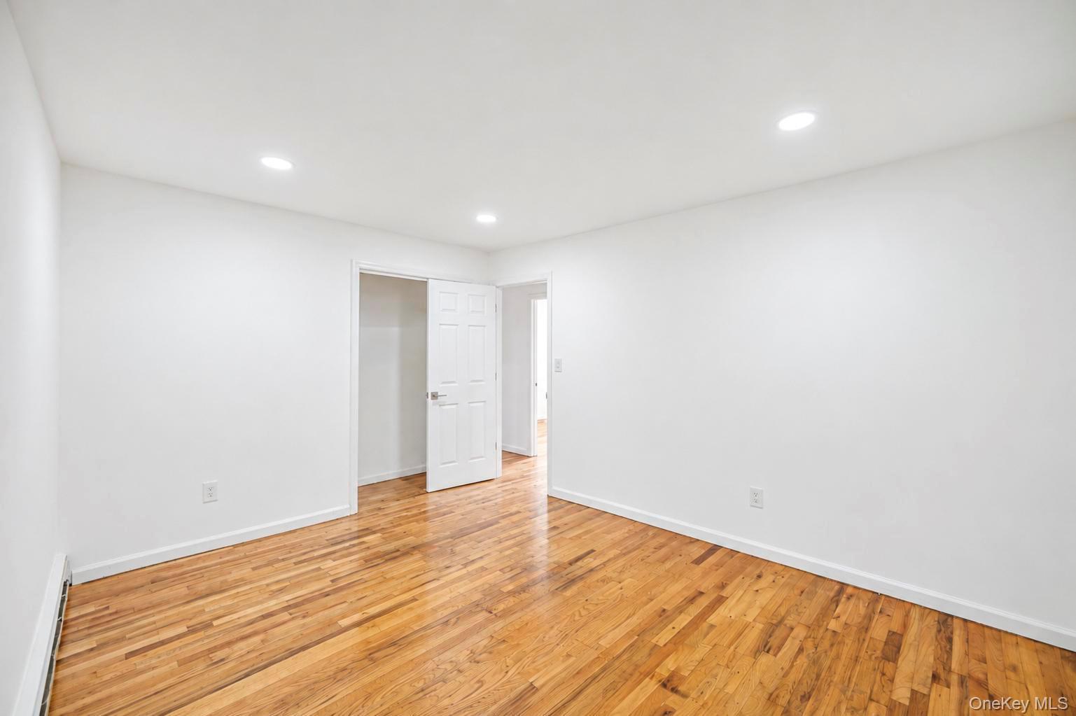 Single Family Robbins Street Suffolk County, NY 11757, MLS-1043269-16
