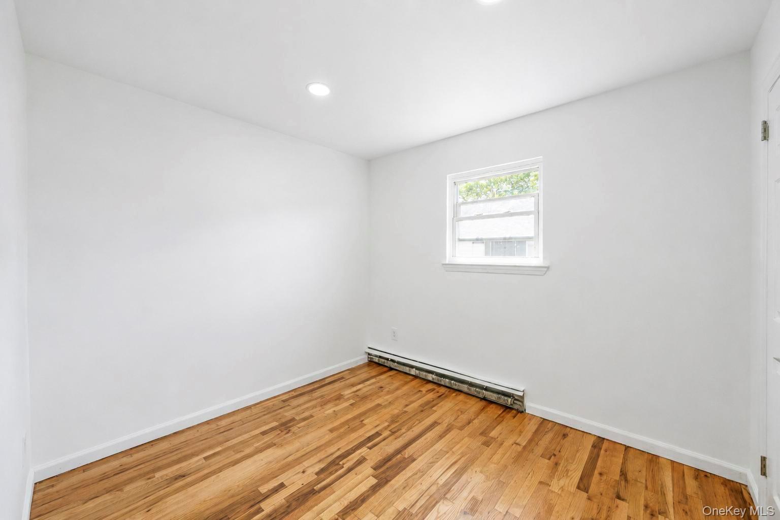 Single Family Robbins Street Suffolk County, NY 11757, MLS-1043269-17