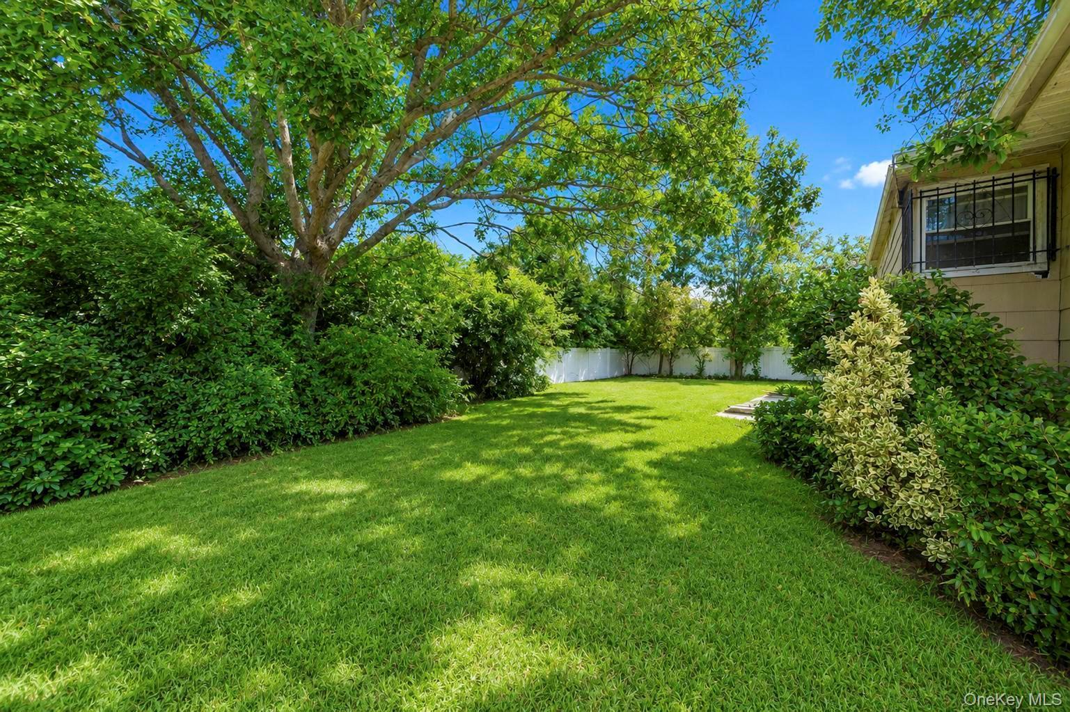 Single Family Robbins Street Suffolk County, NY 11757, MLS-1043269-5