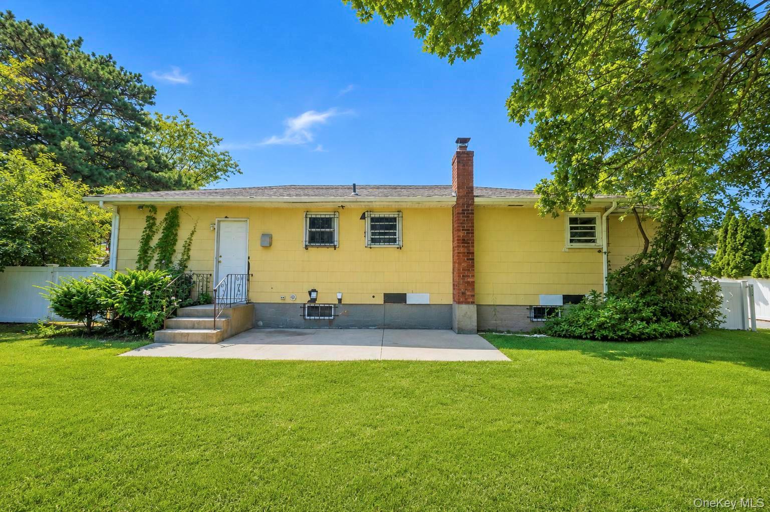 Single Family Robbins Street Suffolk County, NY 11757, MLS-1043269-7