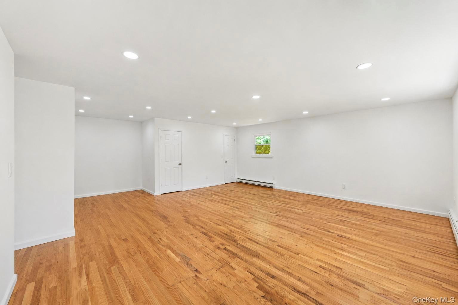 Single Family Robbins Street Suffolk County, NY 11757, MLS-1043269-9