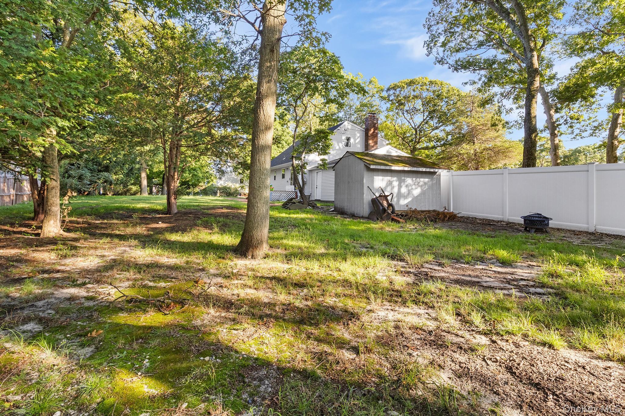 Single Family Pauls Path  Suffolk County, NY 11727, MLS-1043272-29