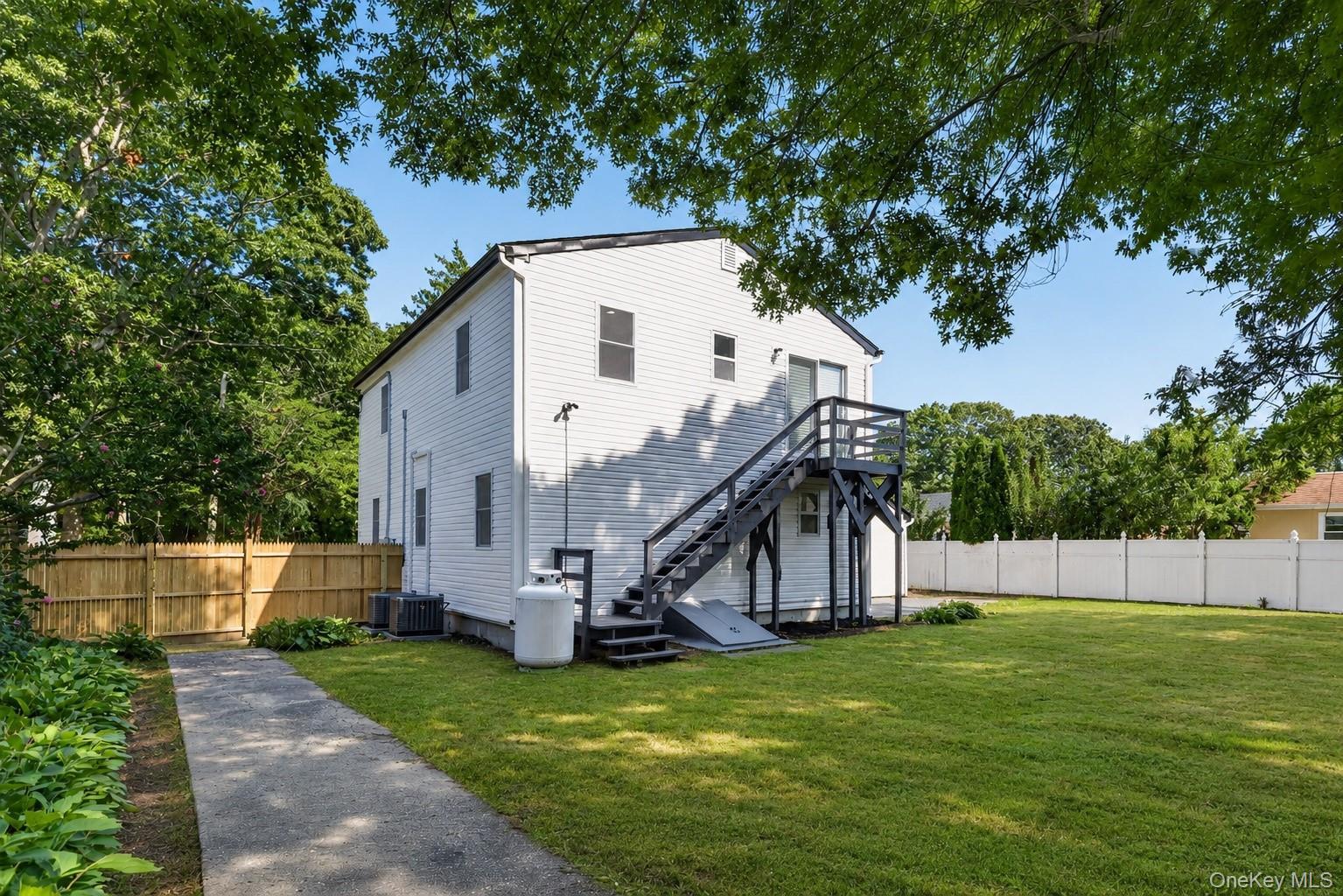 Single Family Floyd Road  Suffolk County, NY 11967, MLS-1043284-4