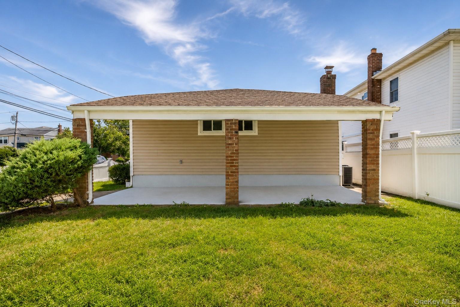 Single Family Grant Avenue Nassau County, NY 11714, MLS-1043288-28