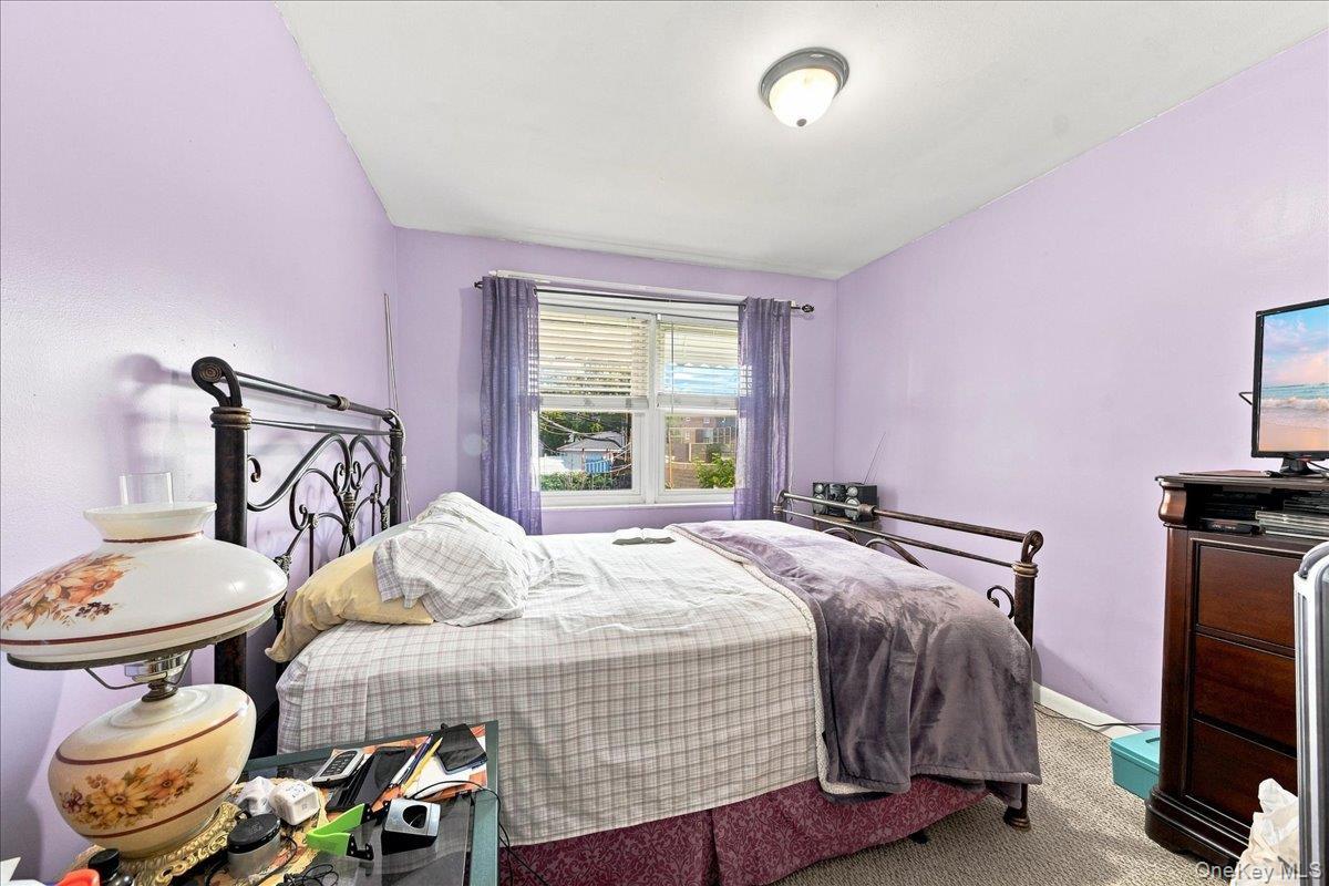 Single Family E 233rd Street Bronx, NY 10466, MLS-1043298-12