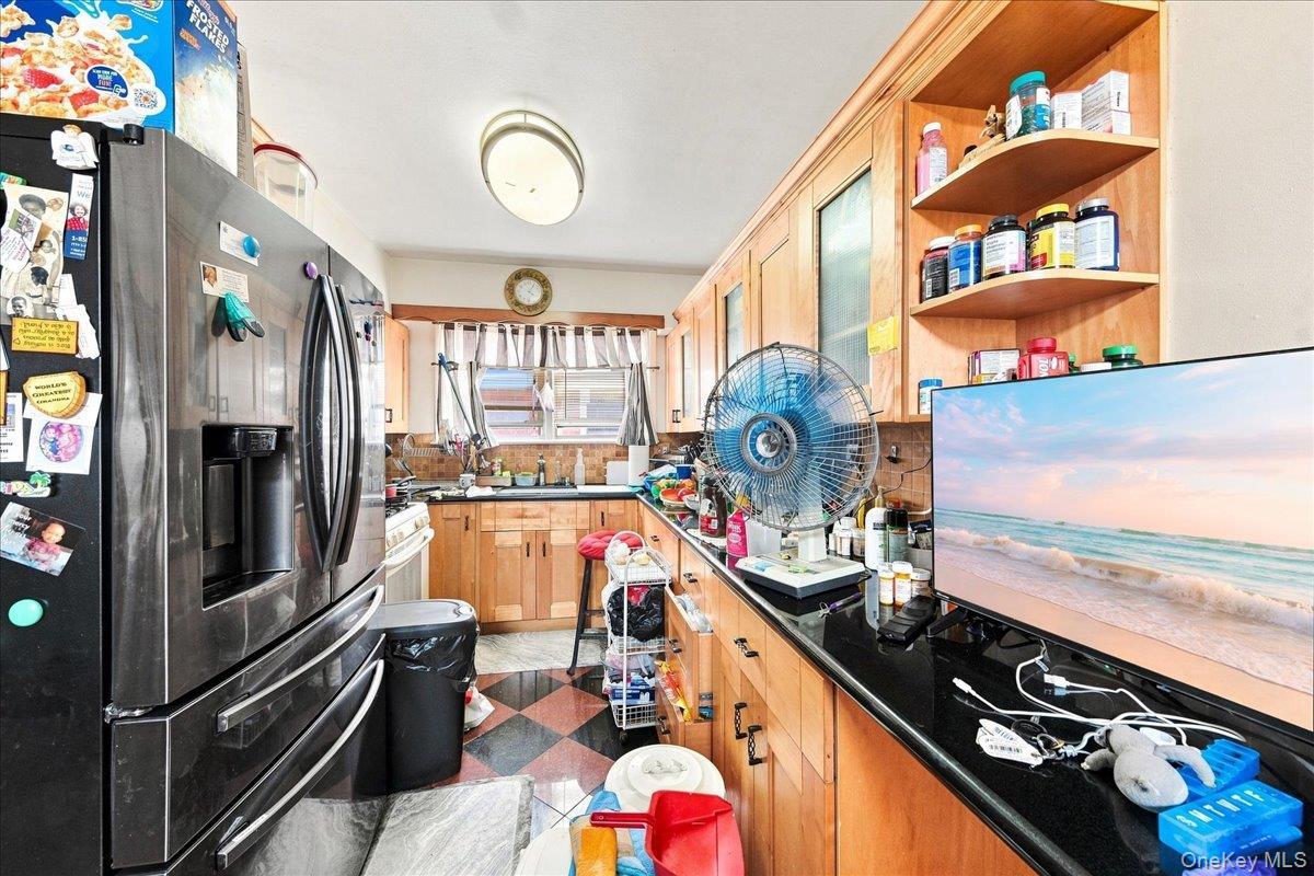 Single Family E 233rd Street Bronx, NY 10466, MLS-1043298-14