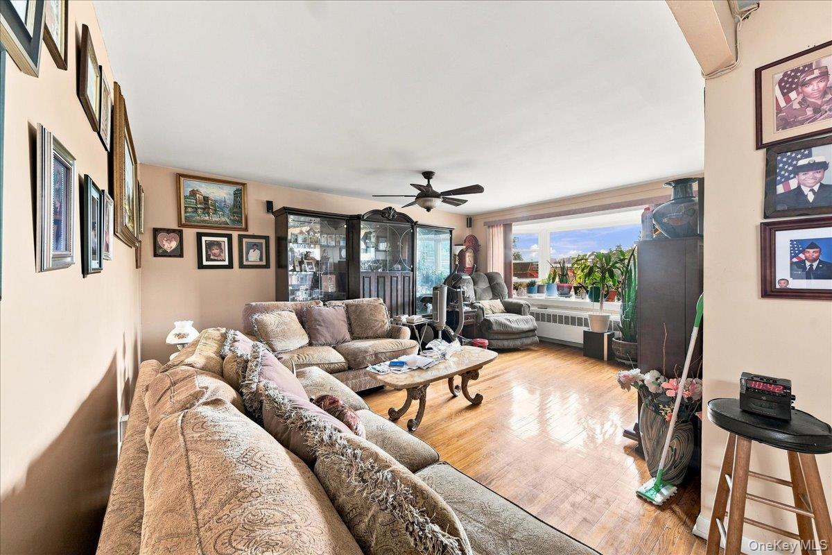 Single Family E 233rd Street Bronx, NY 10466, MLS-1043298-18