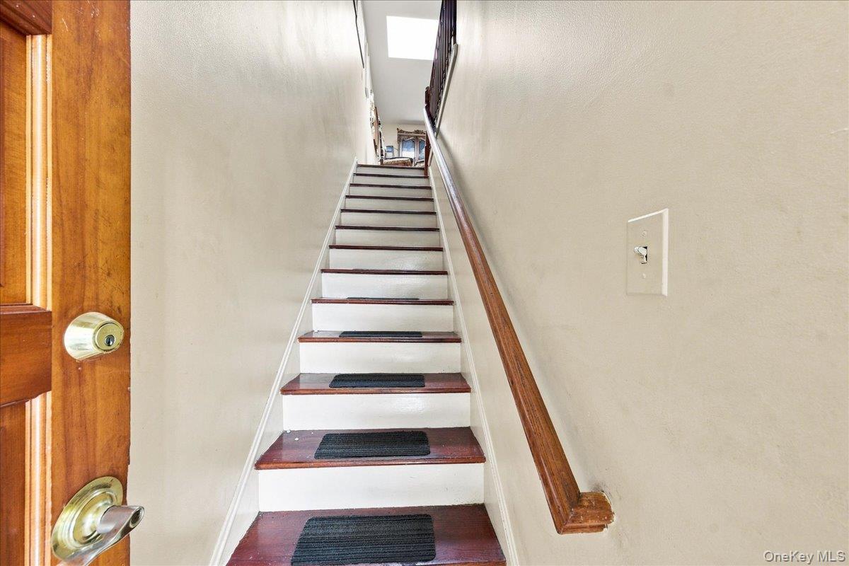 Single Family E 233rd Street Bronx, NY 10466, MLS-1043298-20