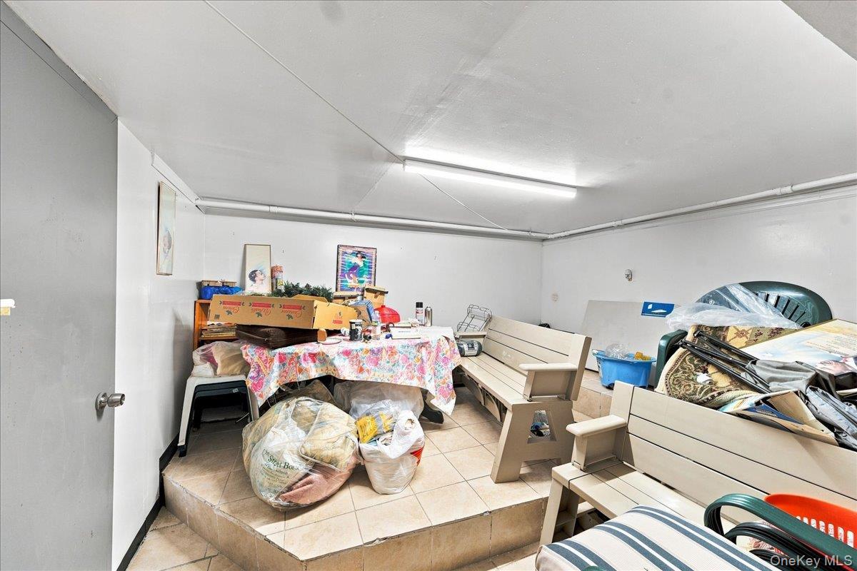 Single Family E 233rd Street Bronx, NY 10466, MLS-1043298-21