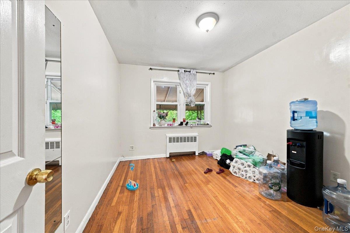 Single Family E 233rd Street Bronx, NY 10466, MLS-1043298-5