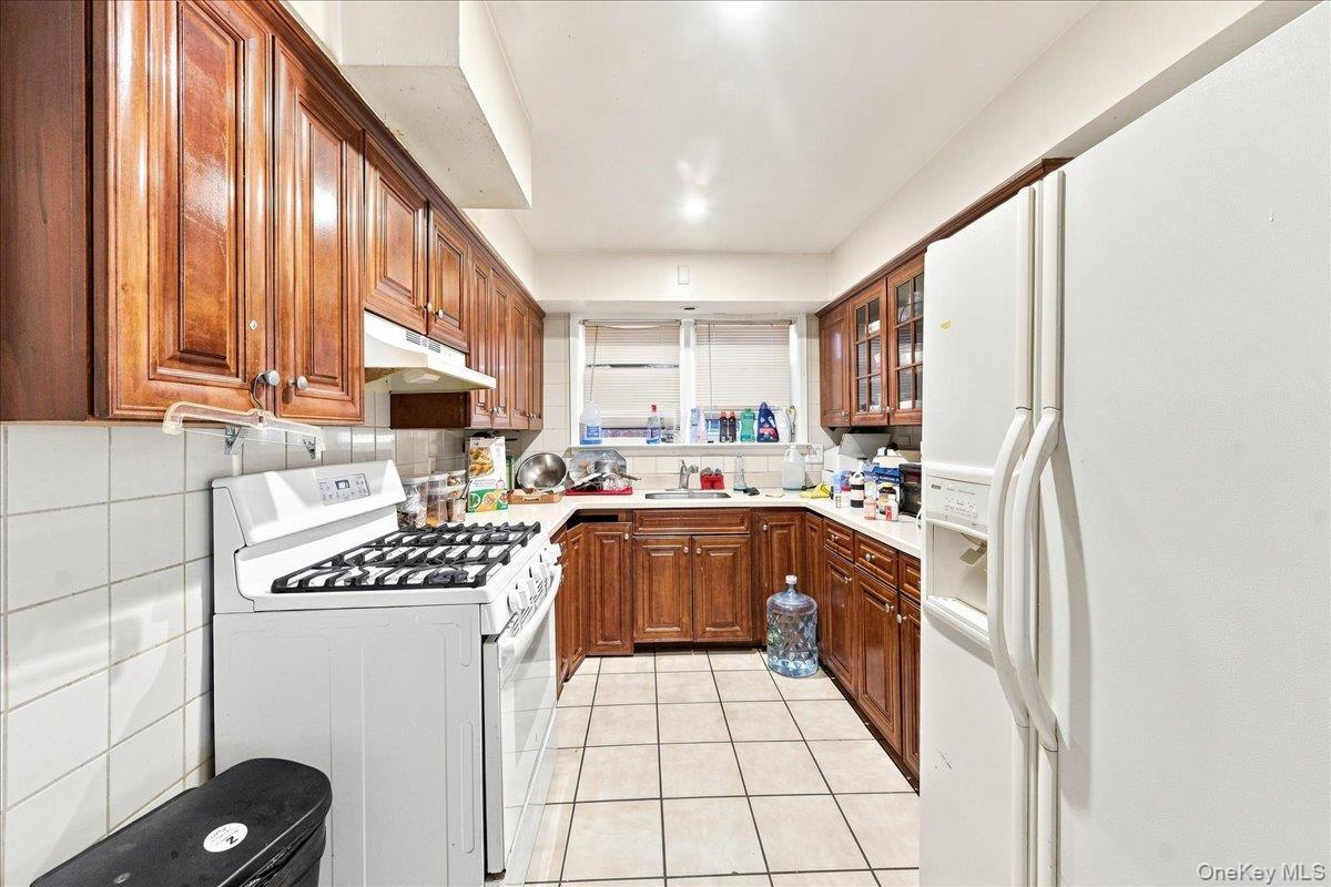 Single Family E 233rd Street Bronx, NY 10466, MLS-1043298-7