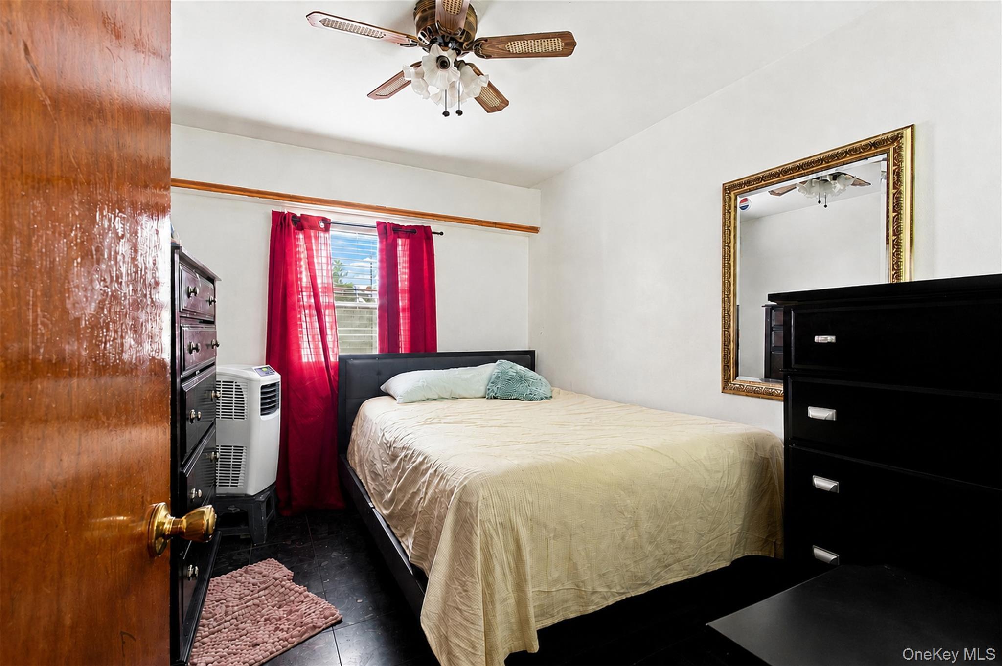 Single Family Laconia Avenue  Bronx, NY 10469, MLS-1043313-15