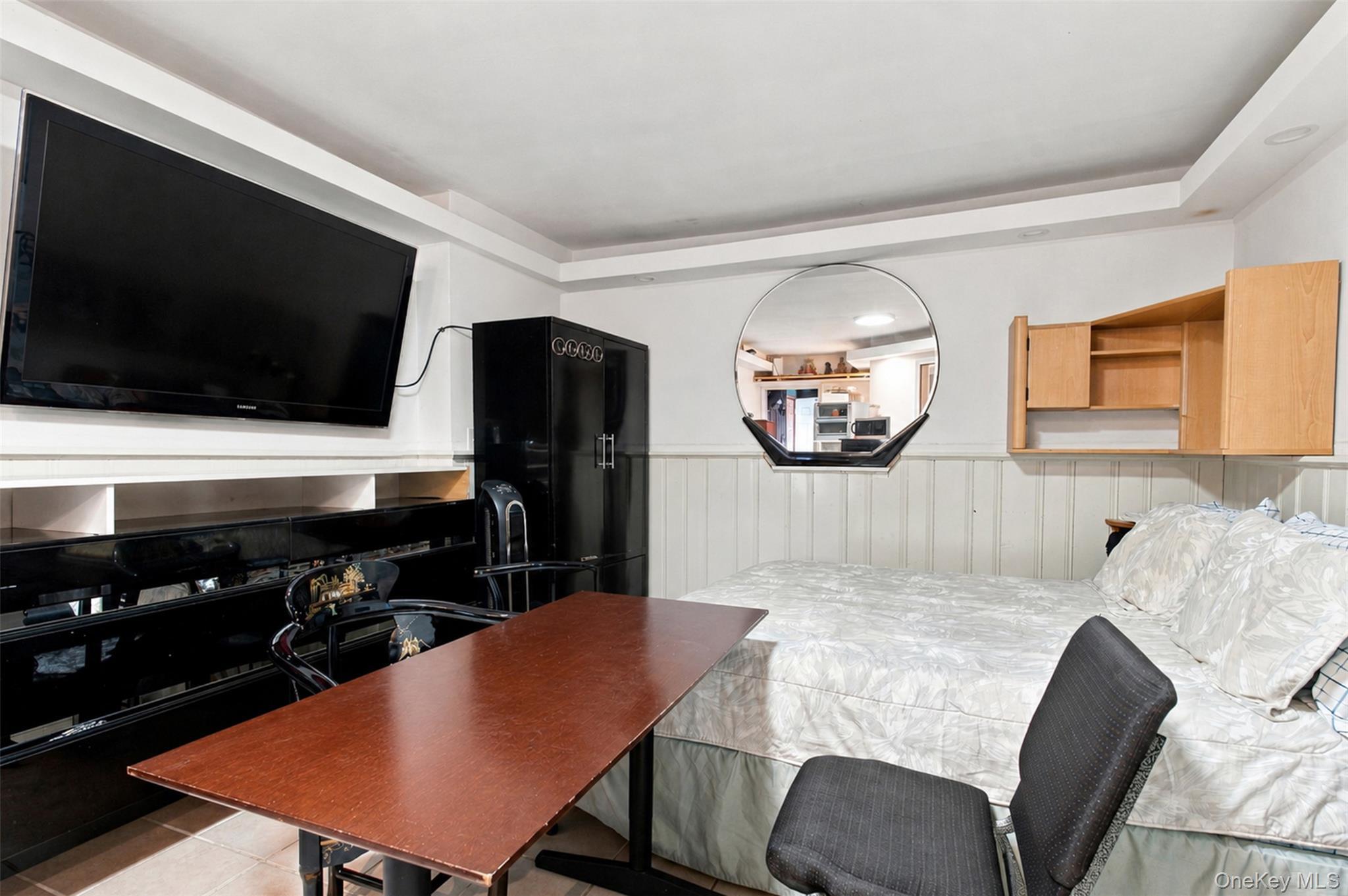 Single Family Laconia Avenue  Bronx, NY 10469, MLS-1043313-25