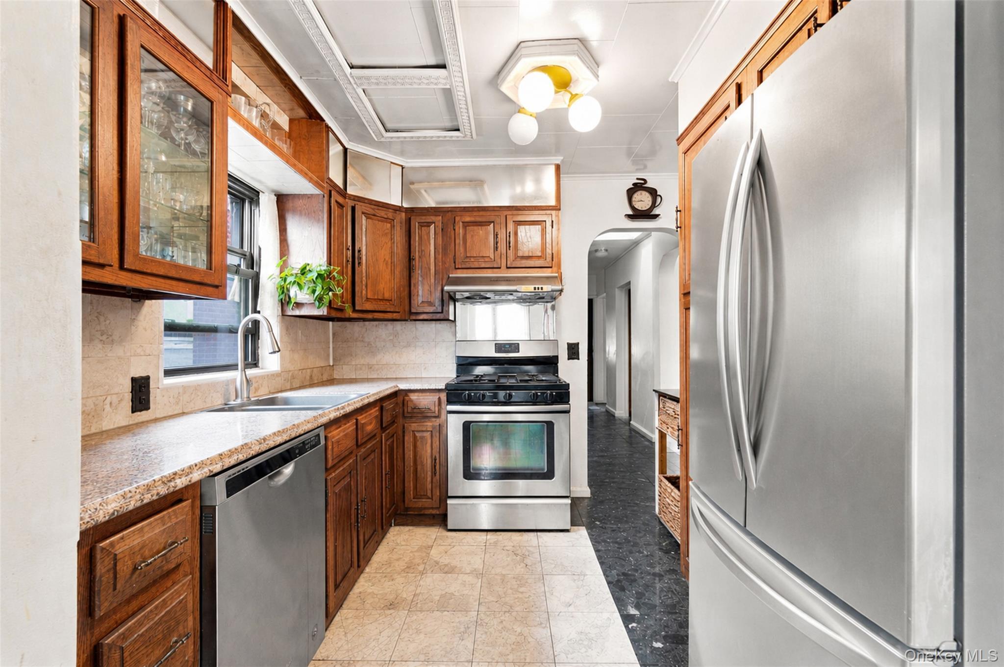Single Family Laconia Avenue  Bronx, NY 10469, MLS-1043313-8