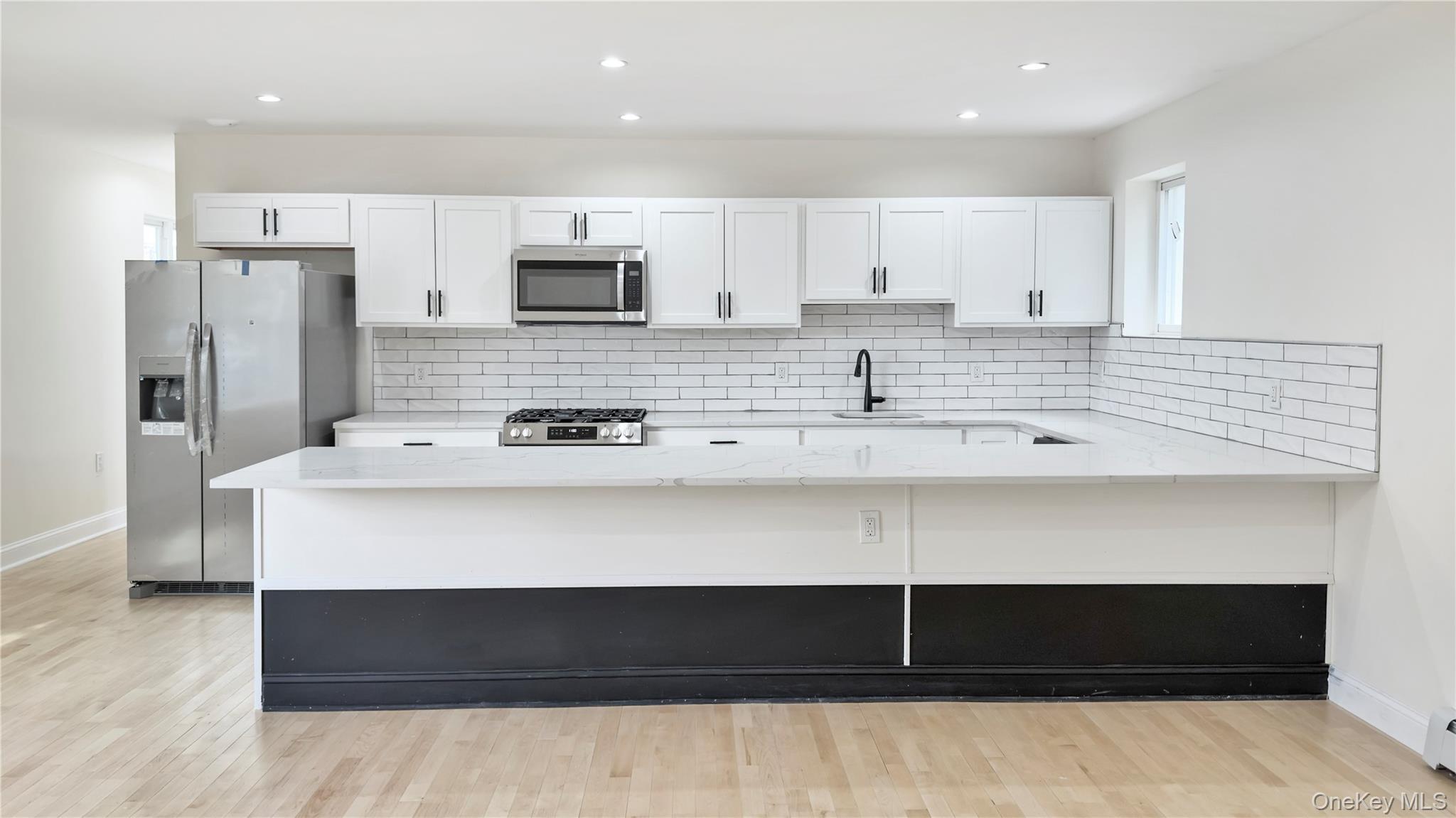 Single Family E 93rd Street  Brooklyn, NY 11236, MLS-1043323-10
