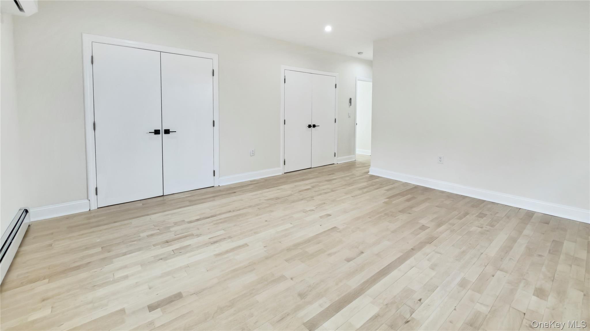 Single Family E 93rd Street  Brooklyn, NY 11236, MLS-1043323-16