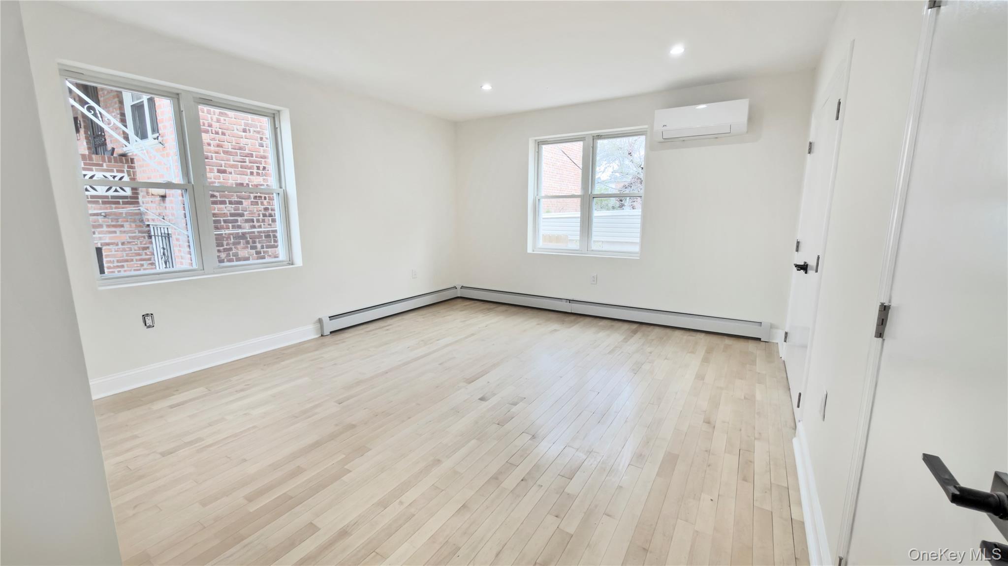 Single Family E 93rd Street  Brooklyn, NY 11236, MLS-1043323-17