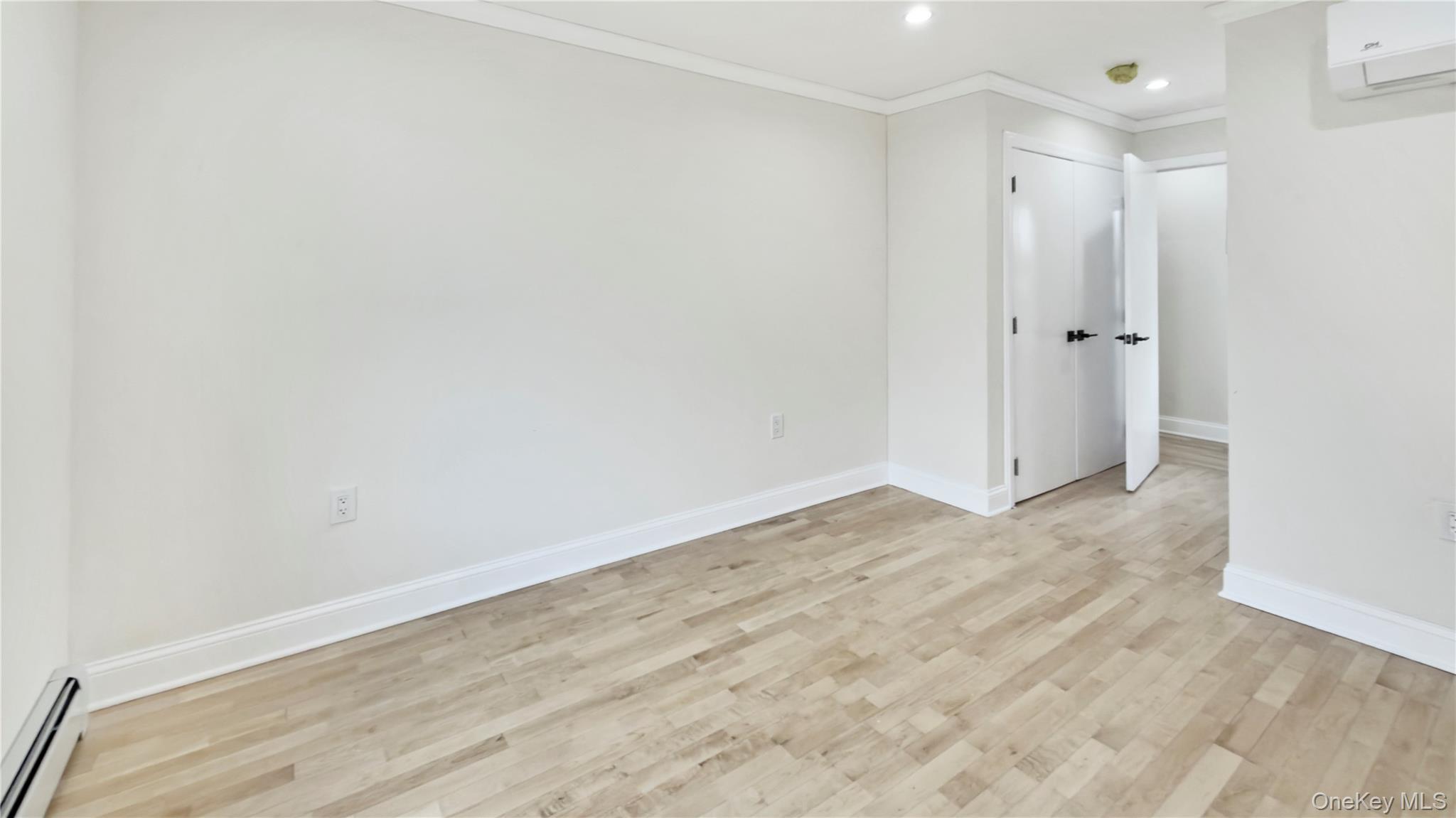 Single Family E 93rd Street  Brooklyn, NY 11236, MLS-1043323-31
