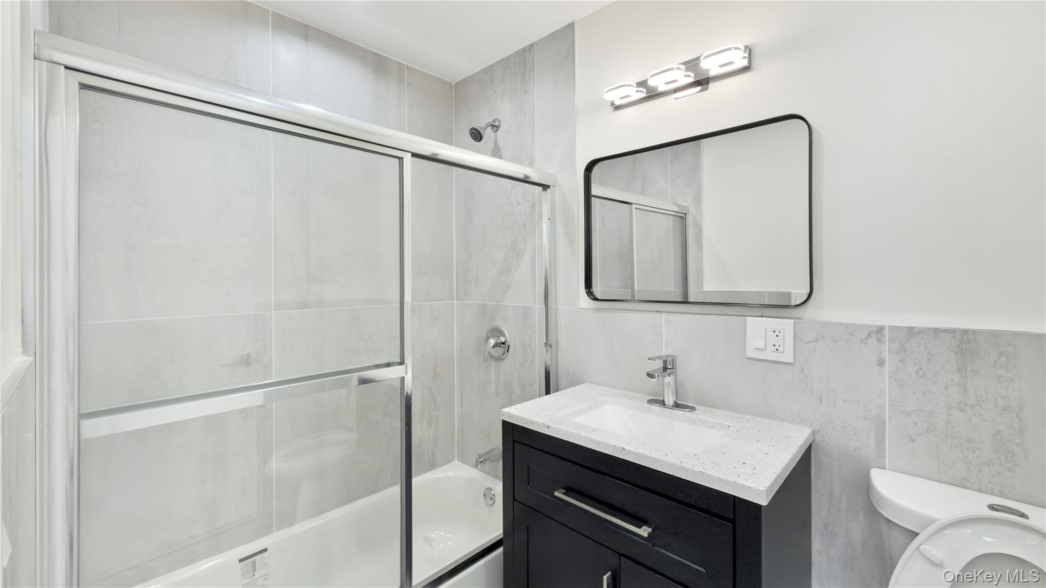 Single Family E 93rd Street  Brooklyn, NY 11236, MLS-1043323-32