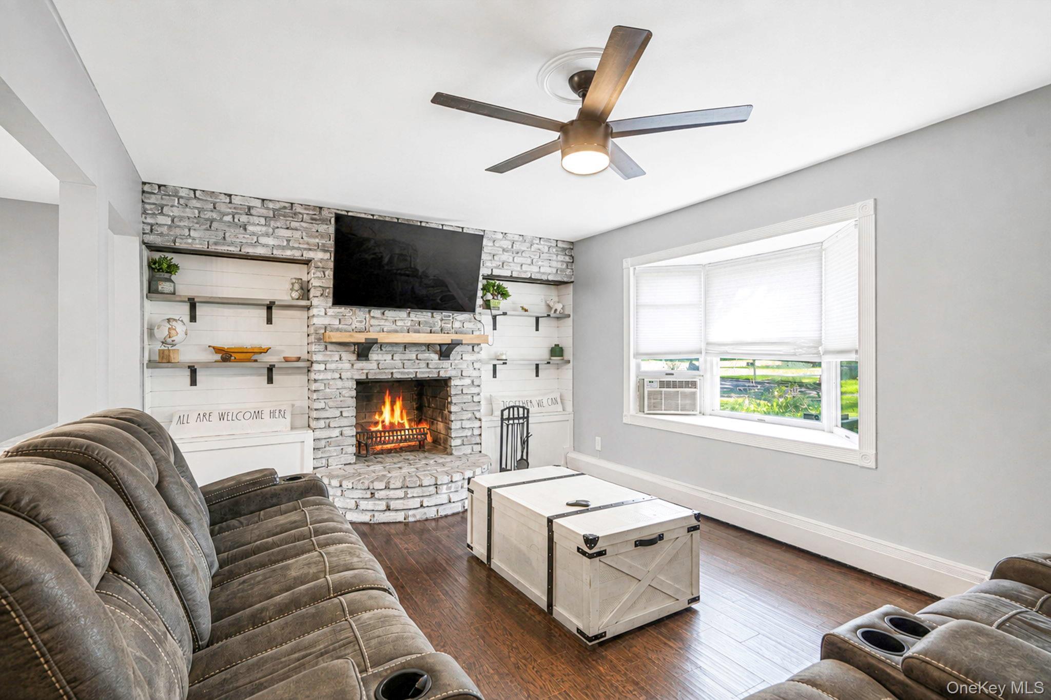 Single Family Ashland Street  Suffolk County, NY 11766, MLS-1043338-7