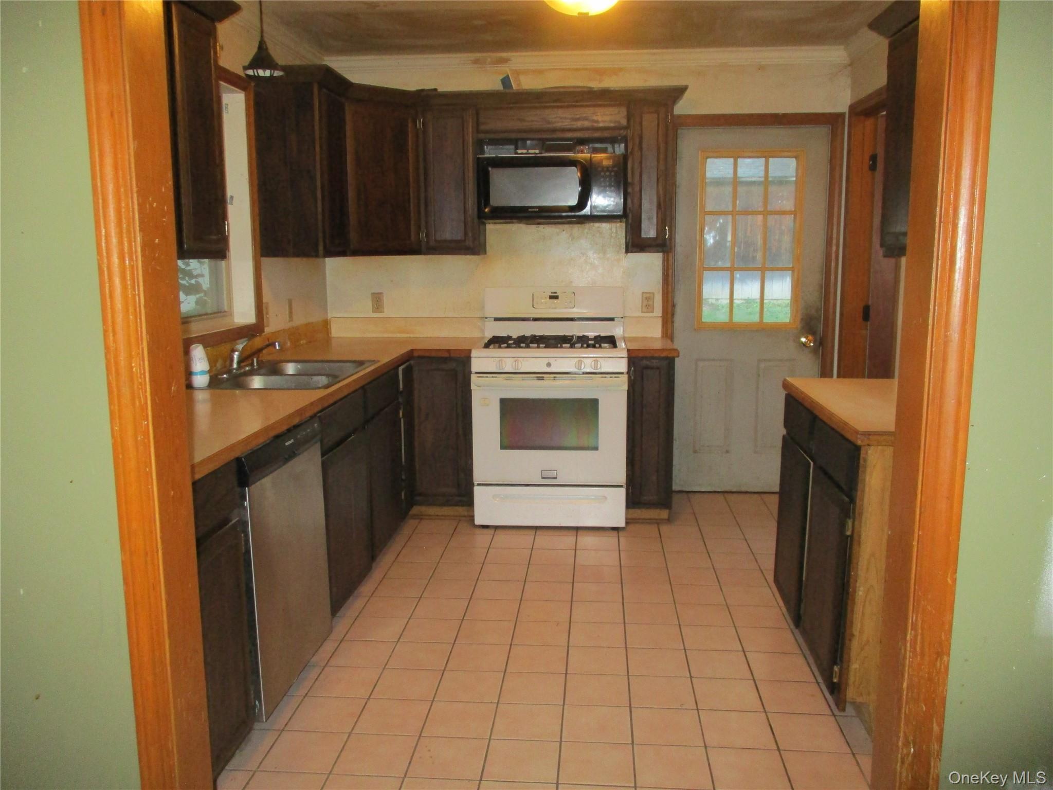 Single Family Fairview Avenue Orange County, NY 12586, MLS-1043339-6
