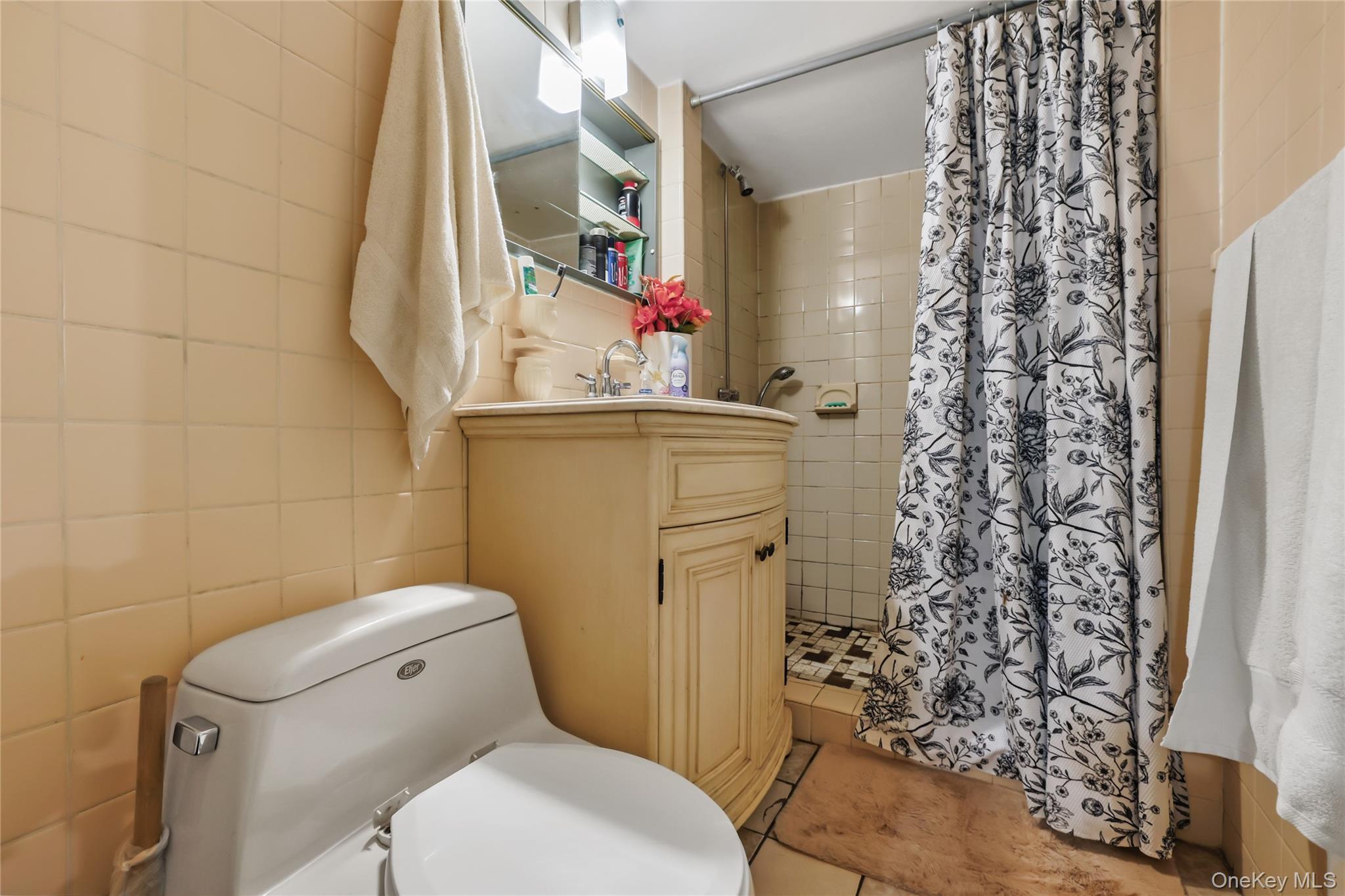 Single Family 68th Road  Queens, NY 11385, MLS-1043355-11