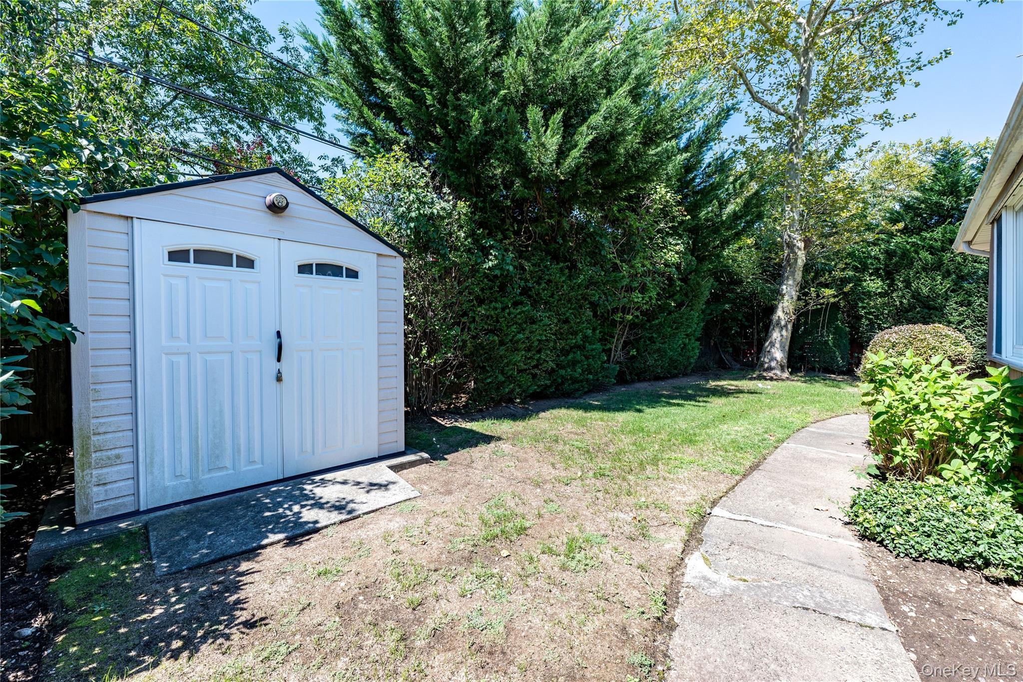 Single Family Sycamore Road  Nassau County, NY 11581, MLS-1043362-43