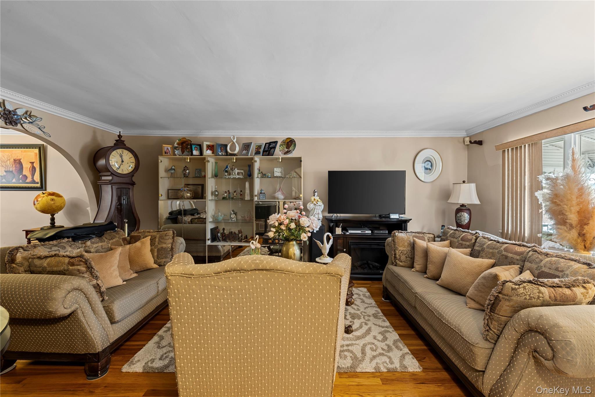 Single Family E 223rd Street Bronx, NY 10466, MLS-1043364-12