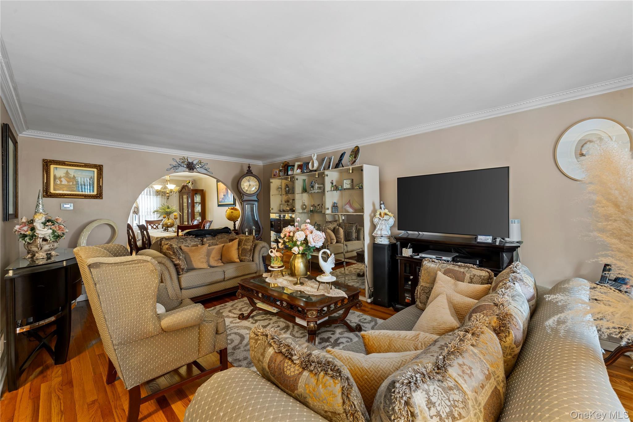 Single Family E 223rd Street Bronx, NY 10466, MLS-1043364-13