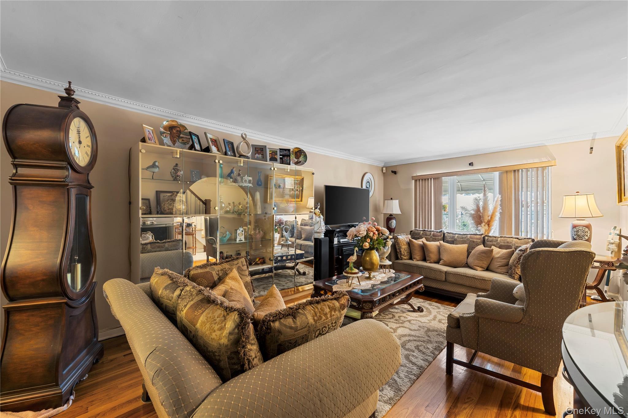 Single Family E 223rd Street Bronx, NY 10466, MLS-1043364-14
